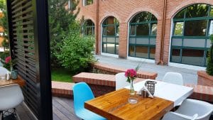 Glucoza Bar & Terrace, terasa de vara la Hotelul Caro