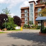 Hotel Caro cu restaurantele La Vitrine si Clasic, Terasa Glucoza si winebarul 1000 de Chipuri