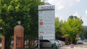 Hotel Caro cu restaurantele La Vitrine si Clasic, Terasa Glucoza si winebarul 1000 de Chipuri