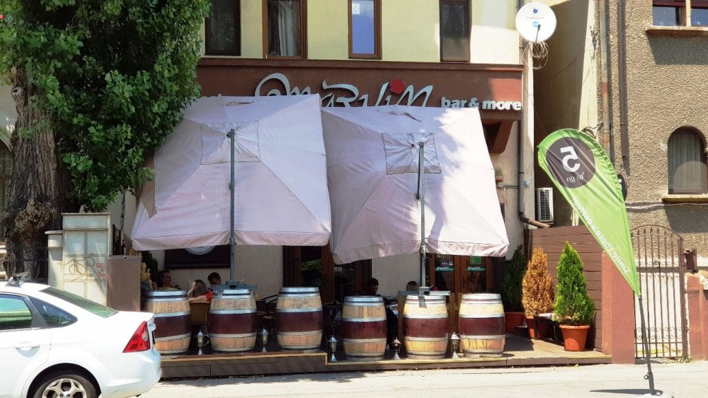 Marvin wineshop and Bar &amp; cafeneaua 5 to Go in Cotroceni