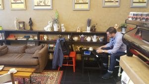 Milu Cafe, cafenea boema langa magazinul Cocor din Bucuresti