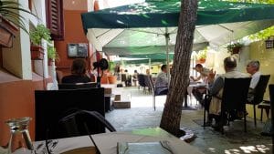 Museum, restaurant in Cotroceni, langa Biserica Sfantul Elefterie Vechi