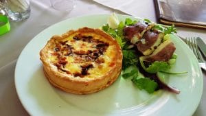 Museum, restaurant in Cotroceni, langa Biserica Sfantul Elefterie Vechi