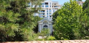 Nicolae Caranfil la Biserica Sfintii Apostoli Petru si Pavel, cu restaurantul La Senna