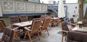 Nido Secret Garden, terasa restaurantului din Aleea Alexandru