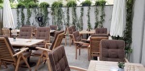 Nido Secret Garden, terasa restaurantului din Aleea Alexandru