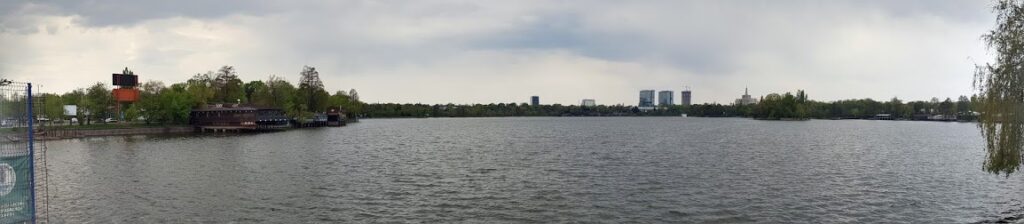 Parcul si Lacul Herastrau la ecluze 