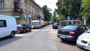 Piata Amzei intre Mendeleev si Christian Tell, cu restaurantul Barrio si Tonka