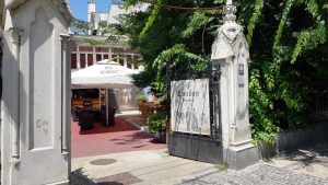 Piata Amzei intre Mendeleev si Christian Tell, cu restaurantul Barrio si Tonka