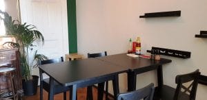 ReModelier, bistrou boem de hamburgeri si salate in strada Gina Patrichi