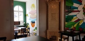 ReModelier, bistrou boem de hamburgeri si salate in strada Gina Patrichi