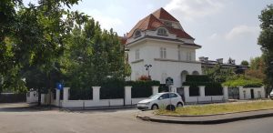 Strada Andrei Muresanu si Piata Vladimir Ghyka, cu restaurantul Zexe