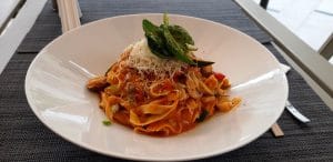 Bistroul Pukka Tukka si Pukka Food, magazinul de legume si fructe organice