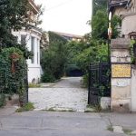 Dumbrava Rosie cu ceainaria cafenea boema Serendipity in Bucuresti
