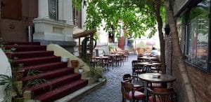 El Grande Comandante, club si terasa in Calea Calarasilor