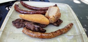 La Cocosu Rosu, restaurant traditional romanesc in cartierul Militari din Bucuresti