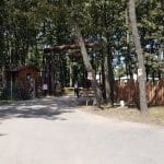 La Muma Padurii, restaurant cu terasa in padure la Edenland Park in Balotesti