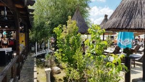 La Plage Club si Buddha Bar, terasa in club cu piscina in Otopeni