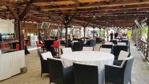 La Plage Club si Buddha Bar, terasa in club cu piscina in Otopeni