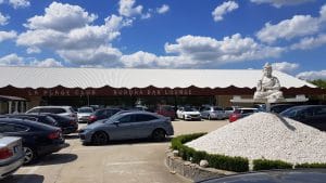 La Plage Club si Buddha Bar, terasa in club cu piscina in Otopeni