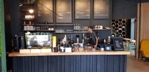 Meron, cafenea in Centrul Vechi, pe Brezoianu aproape de Palatul Universul