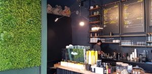 Meron, cafenea in Centrul Vechi, pe Brezoianu aproape de Palatul Universul