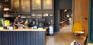 Meron, cafenea in Centrul Vechi, pe Brezoianu aproape de Palatul Universul