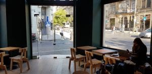 Meron, cafenea in Centrul Vechi, pe Brezoianu aproape de Palatul Universul