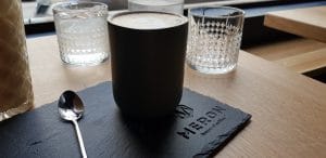 Meron, cafenea si cafegii in Brezoianu, langa Palatul Universul