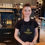 Meron, cafeneaua din Bucuresti cu chelnerite adorabile