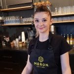 Meron, cafeneaua din Bucuresti cu chelnerite adorabile