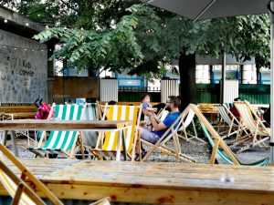 Spatiul M60, terasa boema in Piata George Enescu din Bucuresti