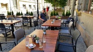 Vibes 19, restaurant cu bucatarie urbana moderna in Centrul Vechi