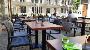 Vibes 19, restaurant cu bucatarie urbana moderna in Centrul Vechi