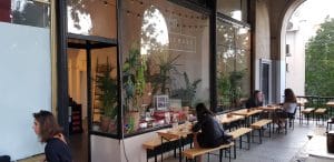Artichoke Coffee Shop, cafenea boema pe Calea Victoriei la Biserica Kretzulescu
