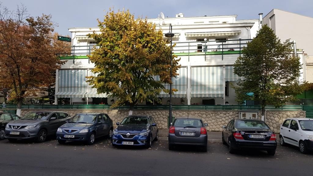 Batranul restaurant Select din Aleea Alexandru