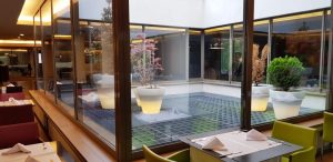 Red Pepper, restaurant in hotelul Ramada Plaza