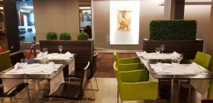 Red Pepper, restaurant in hotelul Ramada Plaza