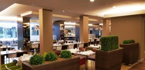 Red Pepper, restaurant in hotelul Ramada Plaza