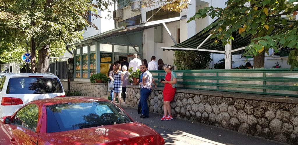 Select, restaurant si club de bugetari in Aleea Alexandru