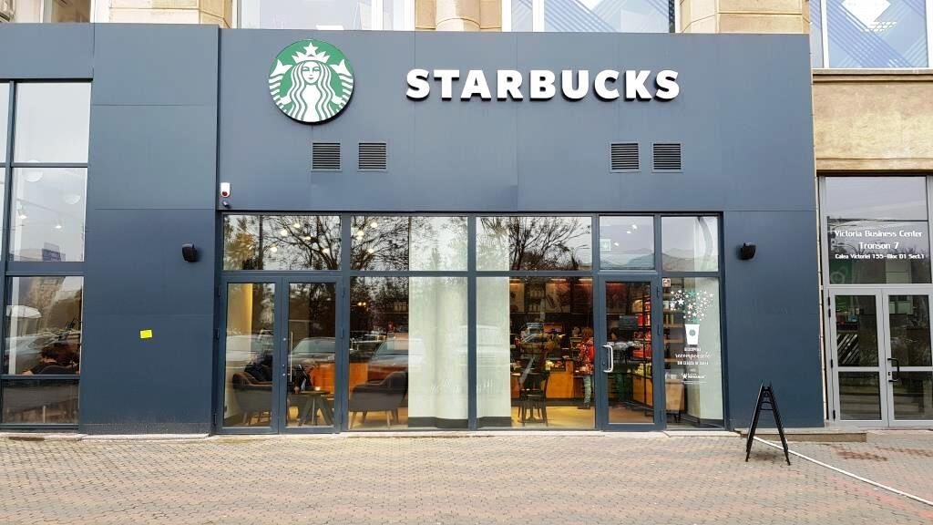 Starbucks din Piata Victoriei, fostul Meron 