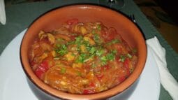 Bistrou urban La Taifas pe strada Moxa