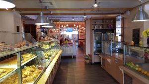 Le Grenier a Pain. bistrou, brutarie si patiserie frantuzeasca in Nicolae Caranfil