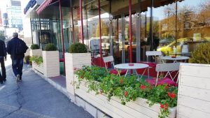 Le Grenier a Pain. bistrou, brutarie si patiserie frantuzeasca in Nicolae Caranfil