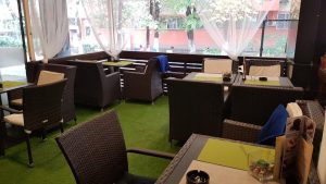 Sky Bistro, mic restaurant in care se fumeaza in zona Mihai Bravu
