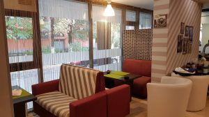 Sky Bistro, mic restaurant in care se fumeaza in zona Mihai Bravu