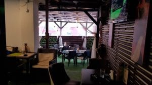 Sky Bistro, mic restaurant in care se fumeaza in zona Mihai Bravu