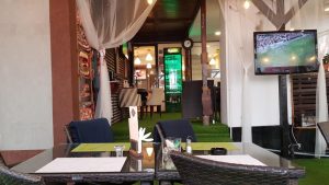 Sky Bistro, mic restaurant in care se fumeaza in zona Mihai Bravu
