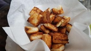 Sky Bistro, mic restaurant in care se fumeaza in zona Mihai Bravu