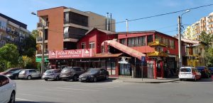 Strada Foisorului cu restaurantele indian Kumar's Agra Palace si chinezesc Ding Fu